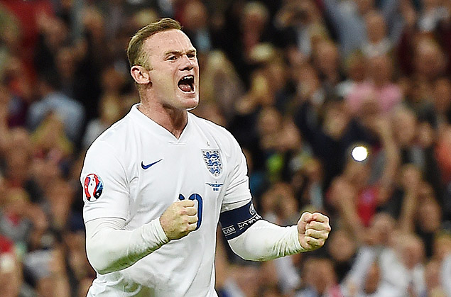 LON59 - LONDRES (REINO UNIDO), 8/9/2015.- Wayne Rooney de Inglaterra celebra su anotaci�n ante Suiza hoy, martes 8 de septiembre de 2015, durante su partido de la Eurocopa 2016 en Londres (Reino Unido). EFE/ ANDY RAIN ORG XMIT: LON59
