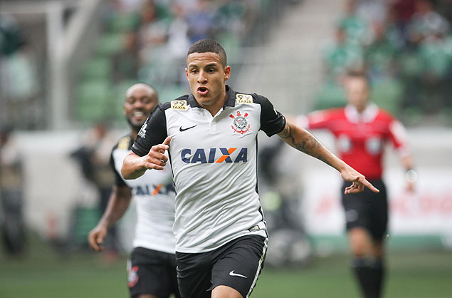 O lateral esquerdo Guilherme Arana durante uma partida do Corinthians