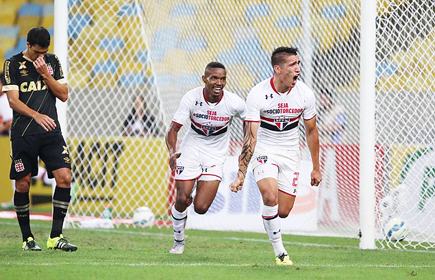 Centurin comemora gol para o So Paulo contra o Vasco