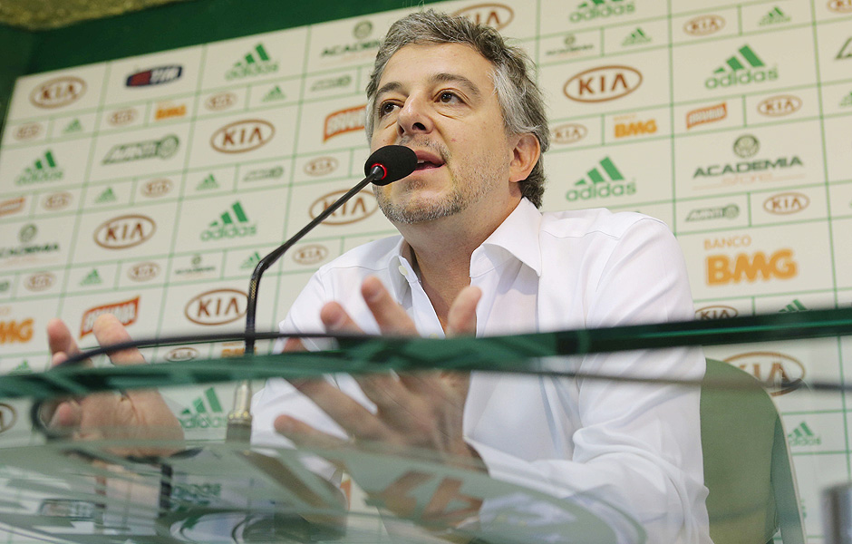 O presidente do Palmeiras, Paulo Nobre, durante coletiva de imprensa 