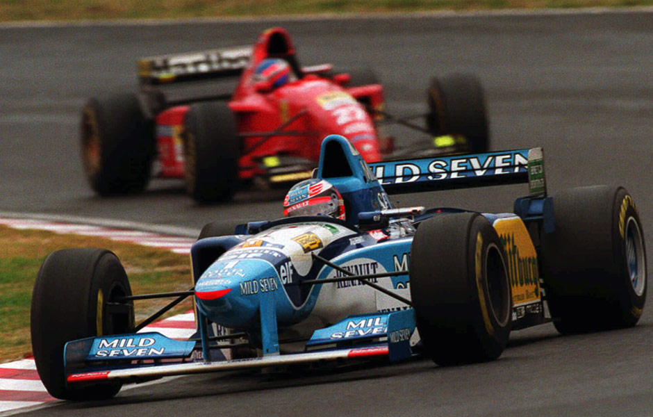 Frmula.1 1995; G.P. do Japo: 1994 and 1995 world champion Michael Schumacher of Germany leads Jean Alesi of France during the Japanese Grand Prix 29 October. Schumacher won the 192 mile race in 1 hour 36 minutes 52.930 seconds while Alesi retired. AFP PHOTO*** NO UTILIZAR SEM ANTES CHECAR CRDITO E LEGENDA***