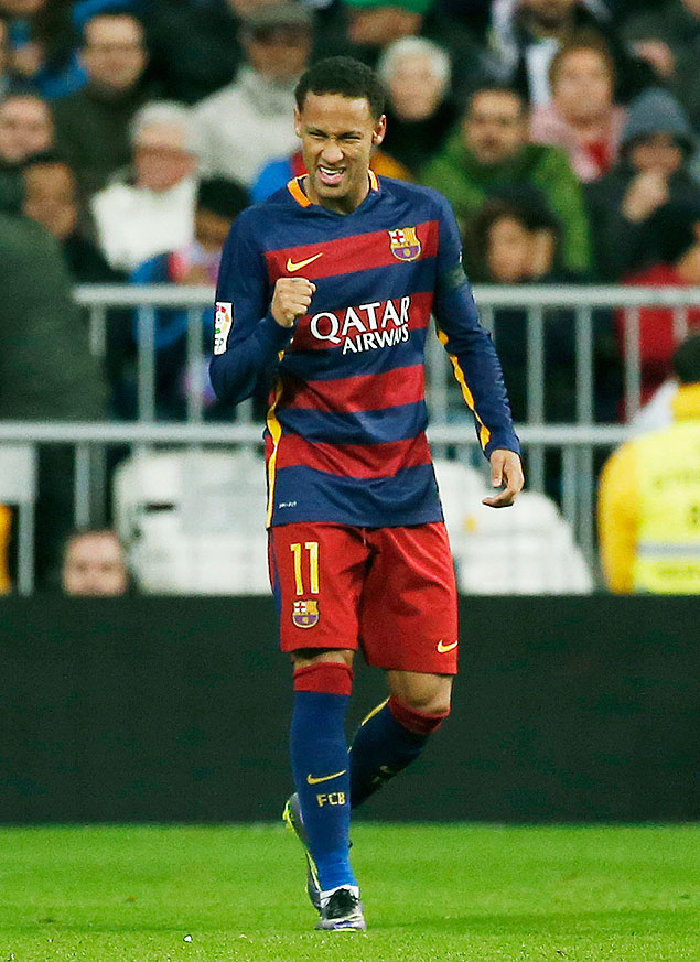 Neymar comemora o segundo gol do Barcelona na goleada em cima do Real Madrid