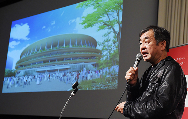 Arquiteto japons Kengo Kuma exibe o projeto do novo estdio olmpico de Tquio