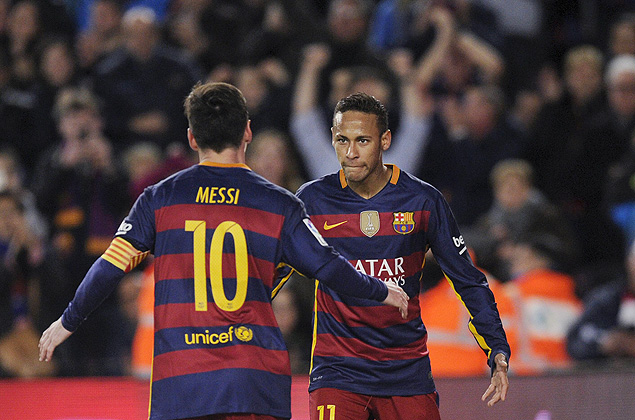 Football Soccer - Barcelona v Real Betis - Spanish Liga BBVA -Camp Nou, Barcelona, Spain - 30/12/15 Barcelona's Lionel Messi celebrates with his team mate Neymar (R) his first goal REUTERS/Stringer EDITORIAL USE ONLY. NO RESALES. NO ARCHIVE ORG XMIT: MAD06