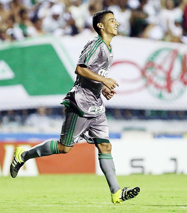 Daniel comemora um gol para o Palmeiras