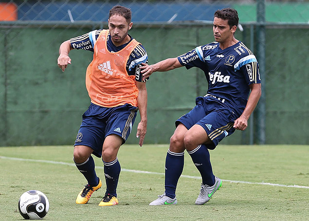 Palmeiras treina e M. Oliveira relaciona 22 jogadores para estreia no Paulista