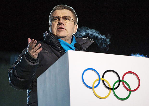 Handout released by the Youth Information Service (YIS)/IOC shows the President of the International Olympic Committee Thomas Bach giving a speech at the Lysgardsbakkene Ski Jumping Arena during the Opening Ceremony of the 2016 Lillehammer Winter Youth Olympic Games on February 12, 2016. / AFP / Youth Information Service (YIS)/IOC / Al TIELEMANS / RESTRICTED TO EDITORIAL USE - MANDATORY CREDIT 