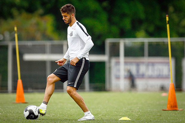 Patito Rodrigues durante treino do Santos