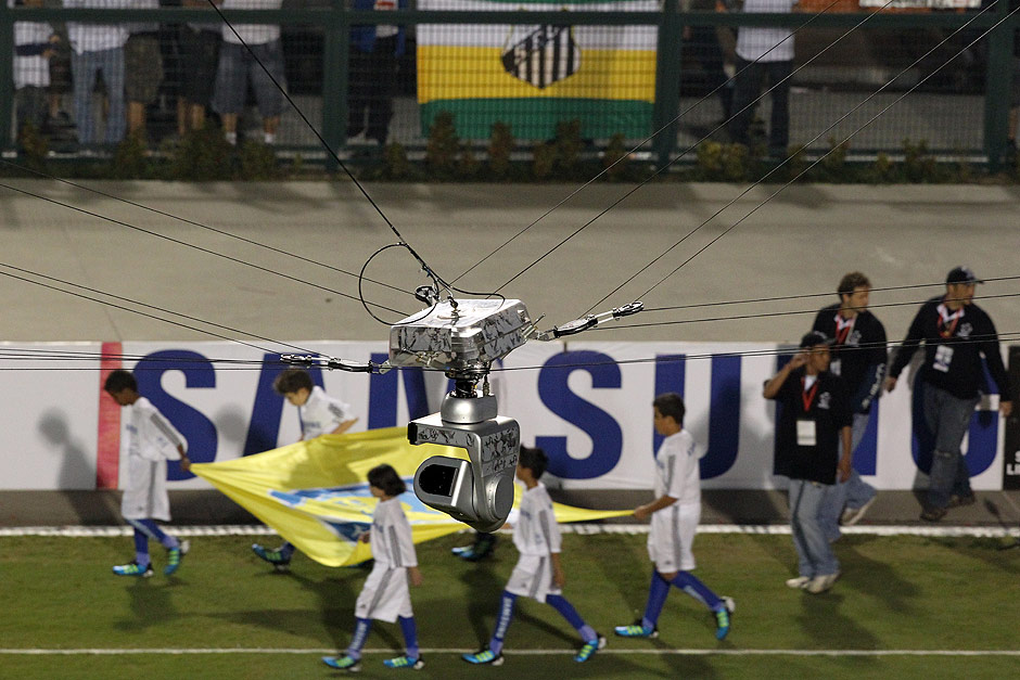 Cmera de televiso durante um jogo da Libertadores