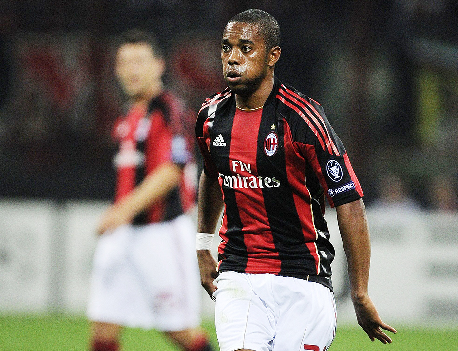 ORG XMIT: 011101_1.tif ilan's Robinho drives the ball during their Champion's league football match Milan against Auxerre at the San Ciro Stadium in Milan on September 15, 2010. AFP PHOTO / OLIVIER MORIN 