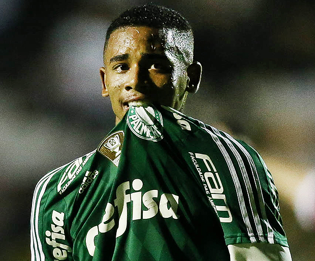 Gabriel Jesus comemora gol marcado pelo Palmeiras contra o XV de Piracicaba