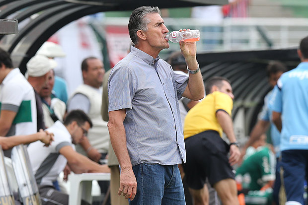 O tcnico argentino do So Paulo, Edgardo Bauza, durante partida do Campeonato Paulista