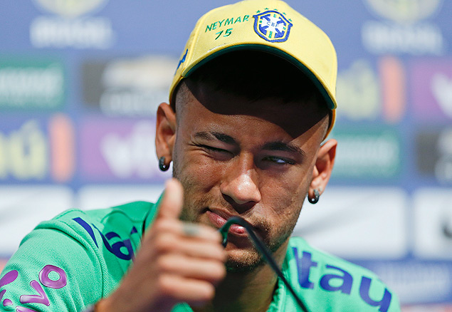 Neymar durante entrevista na vspera do jogo entre Brasil x Uruguai