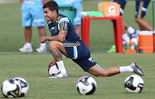 O atacante Dudu durante um treino do Palmeiras