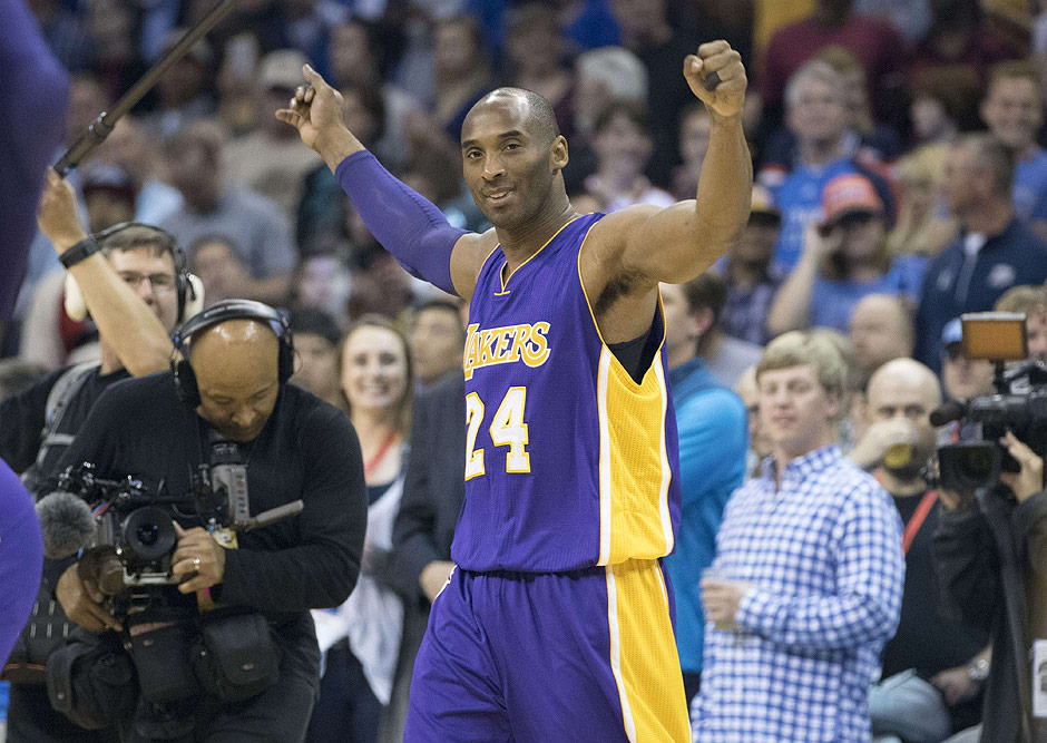 OKLAHOMA CITY, OK - APRIL 11: Kobe Bryant #24 of the Los Angeles Lakers greets fans before the first quarter of a NBA game against the Oklahoma City Thunder during his last road game at the Chesapeake Energy Arena on April 22, 2016 in Oklahoma City, Oklahoma. NOTE TO USER: User expressly acknowledges and agrees that, by downloading and or using this photograph, User is consenting to the terms and conditions of the Getty Images License Agreement. J Pat Carter/Getty Images/AFP == FOR NEWSPAPERS, INTERNET, TELCOS & TELEVISION USE ONLY ==