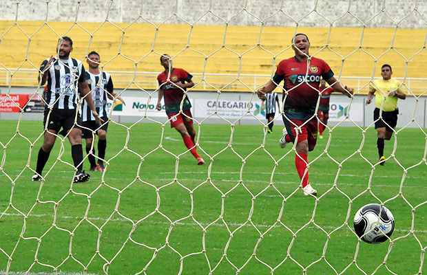 Tonho Cabaas durante jogo do Galvez pelo Campeonato Acreano