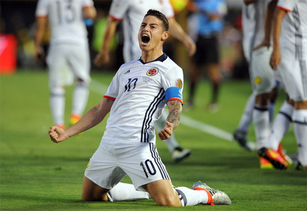  James Rodrguez comemora gol em vitria da Colmbia sobre o Paraguai pela Copa Amrica 