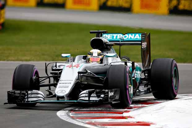 MONTREAL, QC - JUNE 11: Lewis Hamilton of Great Britain driving the (44) Mercedes AMG Petronas F1 Team Mercedes F1 WO7 Mercedes PU106C Hybrid turbo on track during final practice ahead of the Canadian Formula One Grand Prix at Circuit Gilles Villeneuve on June 11, 2016 in Montreal, Canada. Charles Coates/Getty Images/AFP