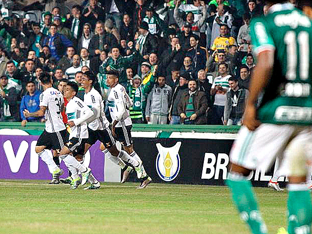 Lance da partida entre Palmeiras X Coritiba
