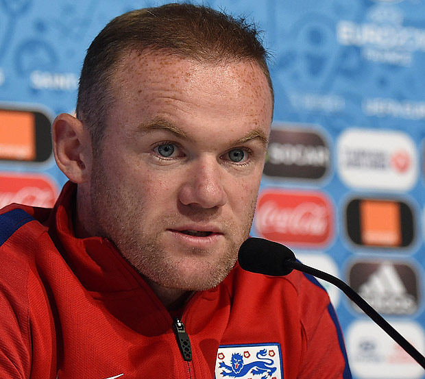 Rooney concede entrevista na vspera de jogo contra a Eslovquia
