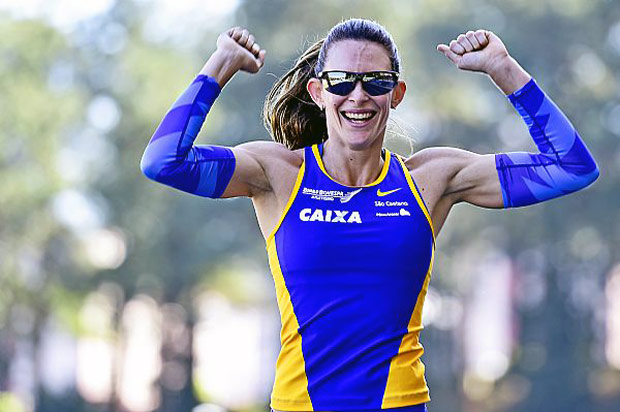 Fabiana Murer, aps vencer a prova. (Wagner Carmo/CBAt). Fabiana bate recorde do salto com vara no Trofu Brasil de Atletismo 