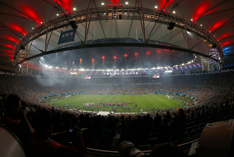 RIO DE JANEIRO, RJ, BRASIL. 13.07.2014. Fogos de artificio na final da Copa do Mundo, no Maracana. (Foto: Moacyr Lopes Junior/Folhapress, ESPORTE). ***EXCLUSIVO***