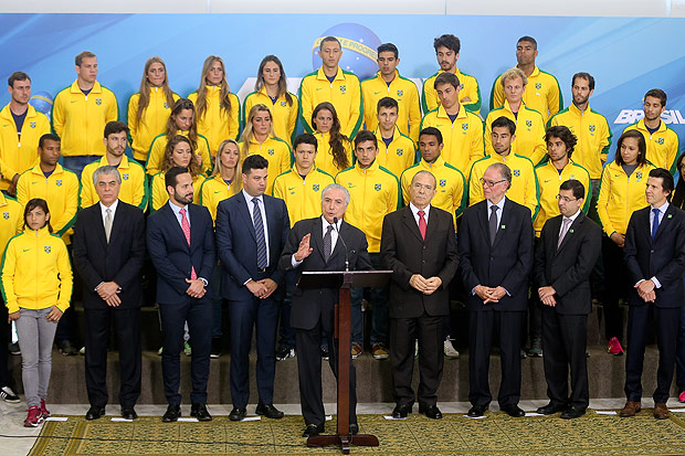 O presidente Michel Temer recebe atletas olímpicos após os Jogos de 2016