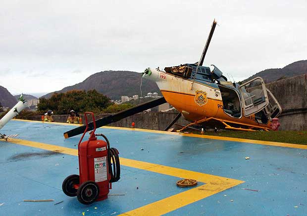 Helicóptero da PRF (Departamento de Polícia Rodoviária Federal) cai no Rio de Janeiro