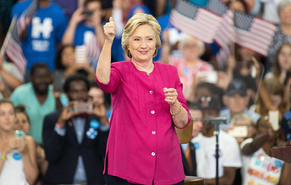 (160729) -- FILADELFIA, julio 29, 2016 (Xinhua) -- La candidata presidencial estadounidense del Partido Demcrata, Hillary Clinton?reacciona durante un acto electoral en la ciudad de Filadelfia, estado de Pensilvania, Estados Unidos de Amrica, el 29 de julio de 2016. (Xinhua/Ricky Fitchett/ZUMAPRESS) (jp) (da)