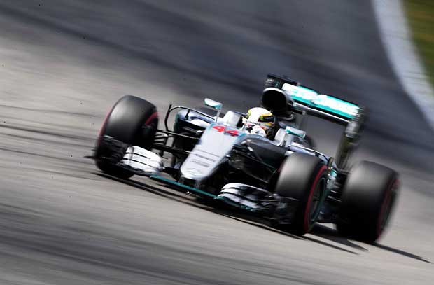 Mercedes AMG Petronas F1 Team's British driver Lewis Hamilton drives during the third practice session ahead of the Formula One Grand Prix of Germany at the Hockenheim circuit, southern Germany, on July 30, 2016. / AFP PHOTO / PATRIK STOLLARZ ORG XMIT: PST016