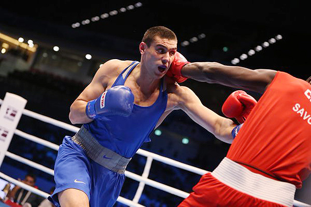 O russo peso-pesado Evgeny Tischenko, durante final do mundial de boxe em 2015