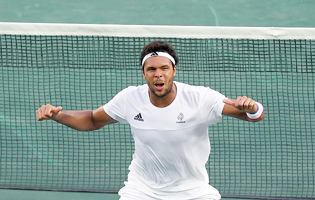 Tsonga celebra a vitria contra adversrio argelino