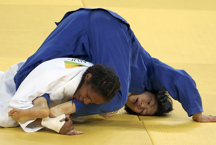 rika Miranda sofre golpe de Misato Nakamura, do Japo; brasileira perdeu aps sofrer um yuk no golden score
