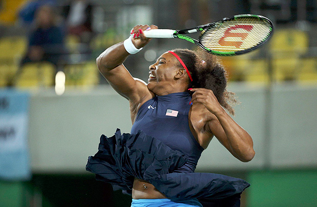 Serena Williams em ao contra a francesa Alize Cornet