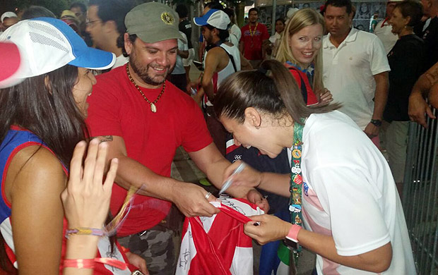 a lbero Dbora autografado bandeiras e camisetas de Porto Rico