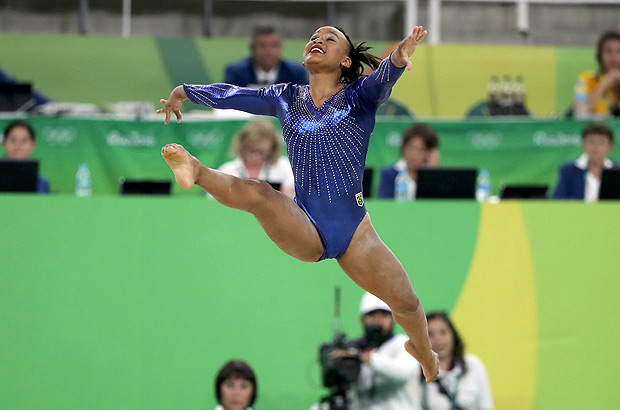 2016 Rio Olympics - Artistic Gymnastics - Final - Women's Team Final - Rio Olympic Arena - Rio de Janeiro, Brazil - 09/08/2016. Rebeca Andrade (BRA) of Brazil competes on the floor exercise. REUTERS/Damir Sagolj FOR EDITORIAL USE ONLY. NOT FOR SALE FOR MARKETING OR ADVERTISING CAMPAIGNS. ORG XMIT: OLYGK53