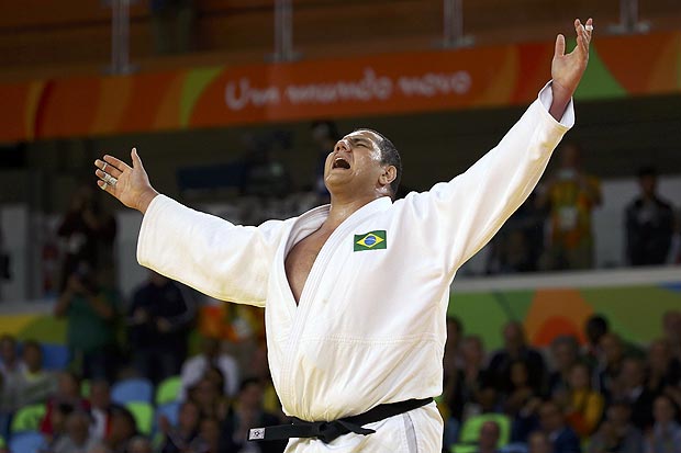 2016 Rio Olympics - Judo - Final - Men +100 kg Bronze Medal Contests - Carioca Arena 2 - Rio de Janeiro, Brazil - 12/08/2016. Rafael Silva (BRA) of Brazil celebrates winning the bronze medal. REUTERS/Murad Sezer FOR EDITORIAL USE ONLY. NOT FOR SALE FOR MARKETING OR ADVERTISING CAMPAIGNS. ORG XMIT: ALP141