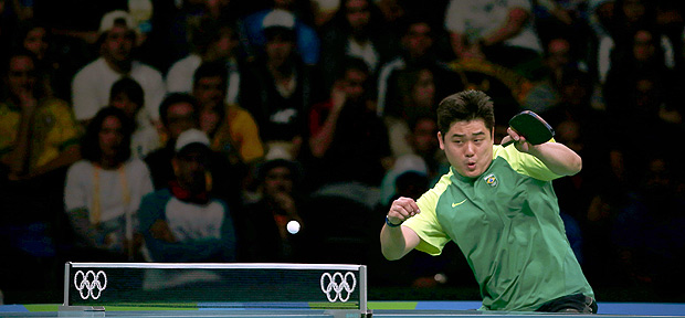 Cazuo Matsumoto foi o nico brasileiro a vencer um set contra os coreanos no torneio por equipes