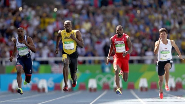 BBC. Nem Usain Bolt lota arquibancada do atletismo na Rio 2016. Astro Usain Bolt (2º da esq. para a dir.) disputou eliminatórias neste sábado 