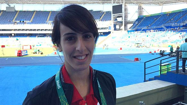 BBC. 'O meu país precisa de mim': quem são os atletas que formam a delegação palestina na Rio 2016. A nadadora Miri Alatras, de 22 anos, diz que treina e uma piscina simples na Palestina 