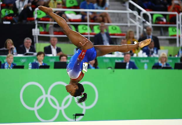 2016 Rio Olympics - Artistic Gymnastics - Final - Women's Floor Final - Rio Olympic Arena - Rio de Janeiro, Brazil - 16/08/2016. Simone Biles (USA) of USA competes. REUTERS/Mike Blake FOR EDITORIAL USE ONLY. NOT FOR SALE FOR MARKETING OR ADVERTISING CAMPAIGNS. ORG XMIT: OLYN3252