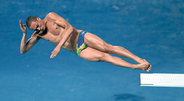 2016 Rio Olympics - Diving - Men's 3m Springboard Final - Maria Lenk Aquatics Centre - Rio de Janeiro, Brazil - 16/08/2016. Cesar Castro (BRA) of Brazil competes. REUTERS/Stefan Wermuth FOR EDITORIAL USE ONLY. NOT FOR SALE FOR MARKETING OR ADVERTISING CAMPAIGNS. ORG XMIT: OLYGK183