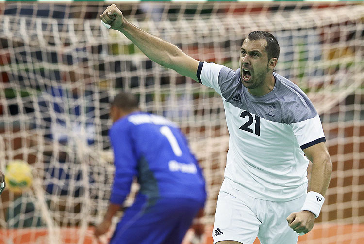 2016 Rio Olympics - Handball - Quarterfinal - Men's Quarterfinal Brazil v France - Future Arena - Rio de Janeiro, Brazil - 17/08/2016. Michael Guigou (FRA) of France celebrates. REUTERS/Marko Djurica FOR EDITORIAL USE ONLY. NOT FOR SALE FOR MARKETING OR ADVERTISING CAMPAIGNS. ORG XMIT: KAT1984