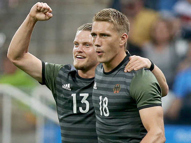 2016 Rio Olympics - Soccer - Semifinal - Men's Football Tournament Semifinal Nigeria v Germany - Corinthians Arena - Sao Paulo, Brazil - 17/08/2016. Philipp Max (GER) of Germany and Nils Petersen (GER) of Germany celebrate the goal scored by Nils Petersen (GER) of Germany against Nigeria. REUTERS/Fernando Donasci FOR EDITORIAL USE ONLY. NOT FOR SALE FOR MARKETING OR ADVERTISING CAMPAIGNS. ORG XMIT: STE1860