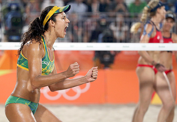 2016 Rio Olympics - Beach Volleyball - Women's Bronze Medal Match - Brazil v USA - Beach Volleyball Arena - Rio de Janeiro, Brazil - 17/08/2016. Talita (BRA) of Brazil reacts. REUTERS/Tony Gentile FOR EDITORIAL USE ONLY. NOT FOR SALE FOR MARKETING OR ADVERTISING CAMPAIGNS. ORG XMIT: OLYSS117