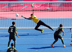 ORG XMIT: pel1554 Russia's Ivan Potekhin (R) scores past Brazil's goalkeeper Marcos dos Santos Ferreira during the men's 7-a-side football semi-final between Russia and Brazil at the Riverbank Arena at the London 2012 Paralympic Games in east London, on September 7, 2012. AFP PHOTO/PAUL ELLIS