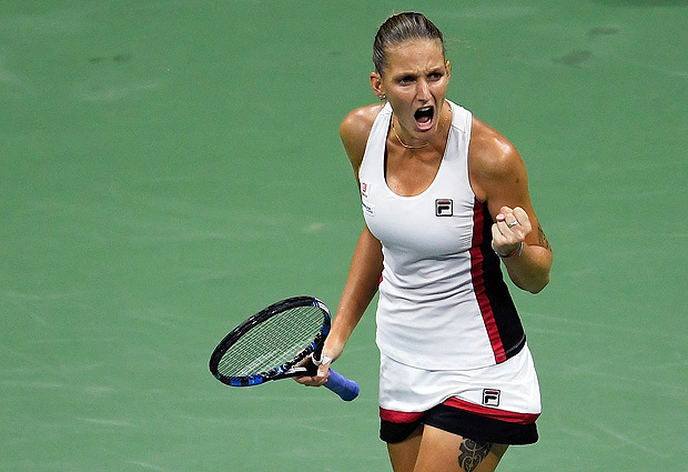 NEW YORK, NY - SEPTEMBER 08: Karolina Pliskova of the Czech Republic reacts against Serena Williams of the United States during their Women's Singles Semifinal Match on Day Eleven of the 2016 US Open at the USTA Billie Jean King National Tennis Center on September 8, 2016 in the Flushing neighborhood of the Queens borough of New York City. Mike Hewitt/Getty Images/AFP == FOR NEWSPAPERS, INTERNET, TELCOS & TELEVISION USE ONLY ==