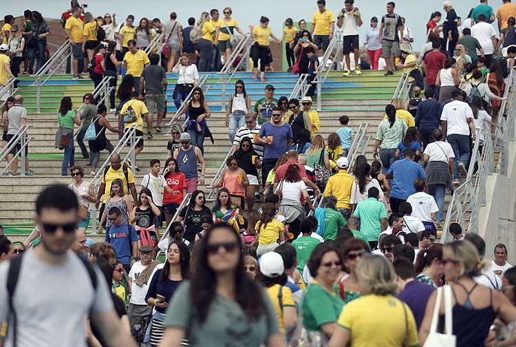 RIO DE JANEIRO/RJ BRASIL. 10/09/2016 - Publico comparece em peso no parque olimpico no primeiro sabado da competicao.(foto: Zanone Fraissat/FOLHAPRESS, ESPORTE)***EXCLUSIVO***