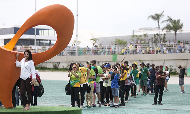 RIO DE JANEIRO/RJ BRASIL. 10/09/2016 - Publico comparece em peso no parque olimpico no primeiro sabado da competicao.(foto: Zanone Fraissat/FOLHAPRESS, ESPORTE)***EXCLUSIVO***