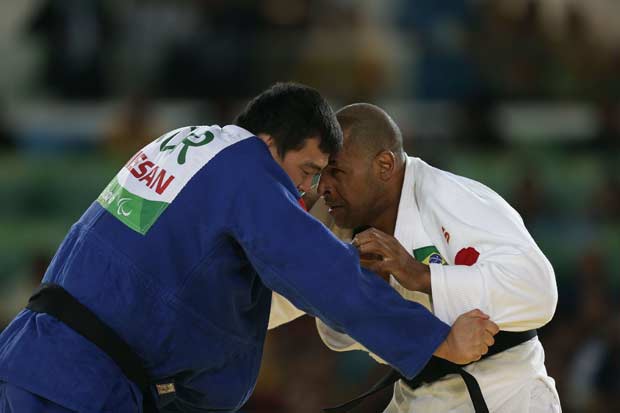 RIO DE JANEIRO/RJ BRASIL. 10/09/2016 -O atleta do Brasil Antonio Tenorio, leva medalha de prata no judo o atleta japones Gwanggeun Choi leva o ouro(foto: Zanone Fraissat/FOLHAPRESS, ESPORTE)***EXCLUSIVO***